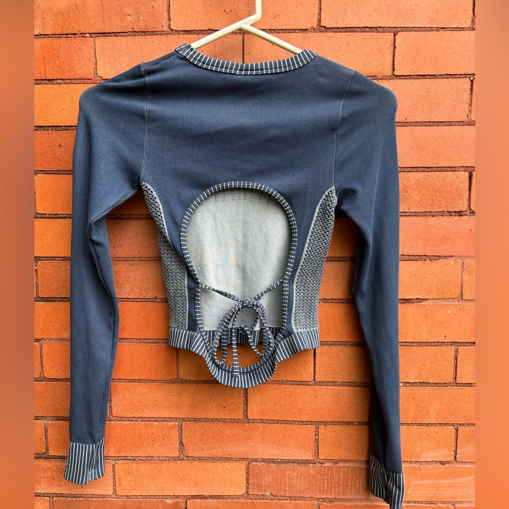 Crop top - Picture 4 of 4